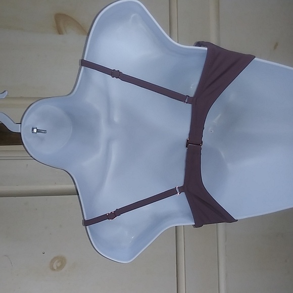 Shade & Shore Swimsuit Top - Picture 2 of 7